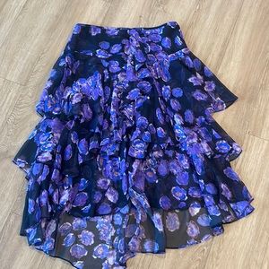 Jason wu tags on never worn ruffle shorter in front skirt